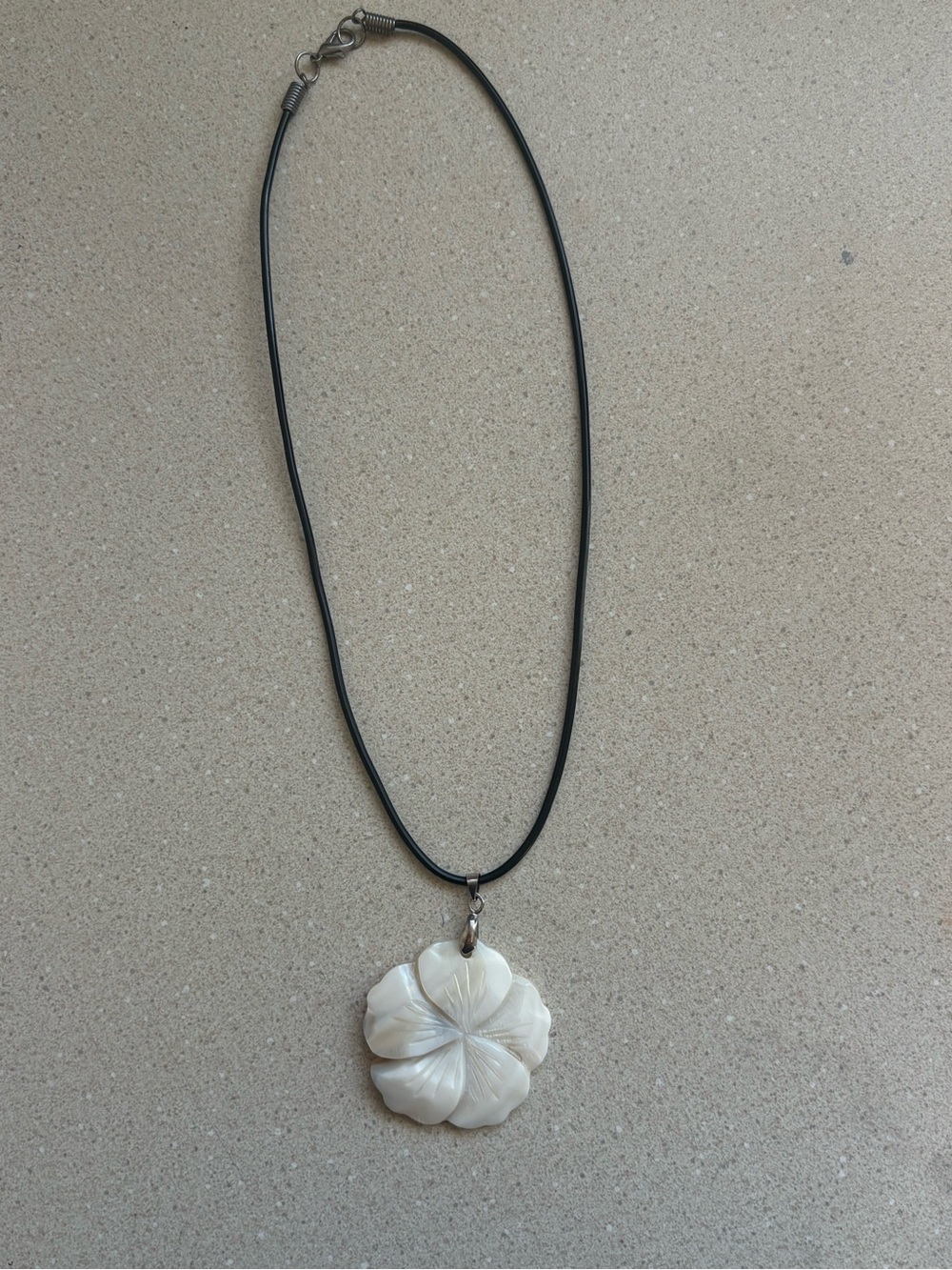 White Floral Shell Pendant Necklace - Unbranded